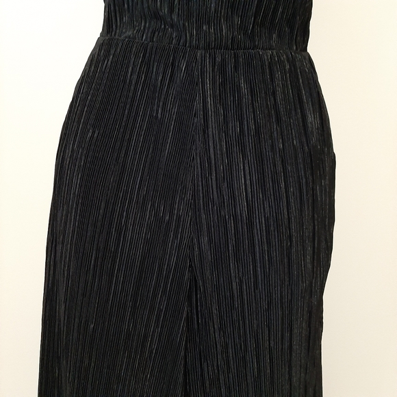 🌺H&M Divided Black Pleated Jumpsuit Black Size 8 - Picture 4 of 10